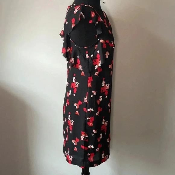 🎉HOST PICK 🎉Banana Republic | Floral Flutter Sleeve Shift Dress - Picture 5 of 10